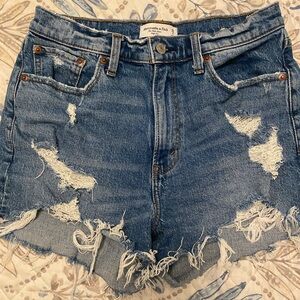 Abercrombie mom short